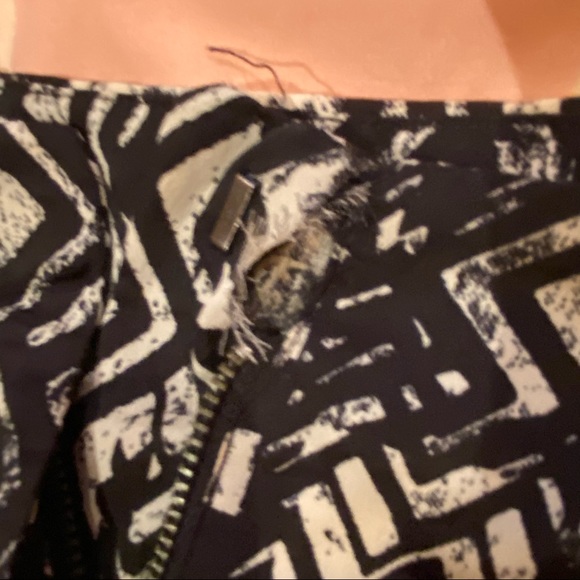 Silence + Noise Printed Mid Rise Shorts - Picture 5 of 5